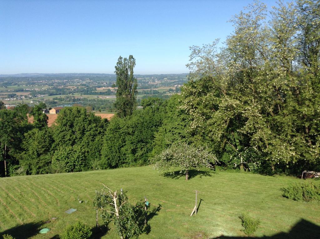 Bed and Breakfast La Parenthese Saint-Genix-sur-Guiers Exterior foto