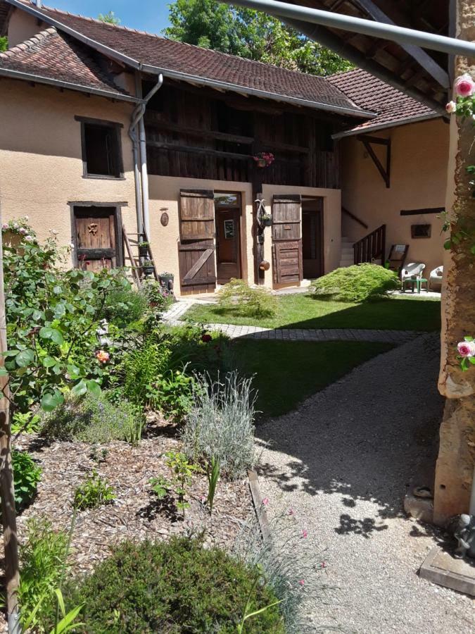Bed and Breakfast La Parenthese Saint-Genix-sur-Guiers Exterior foto