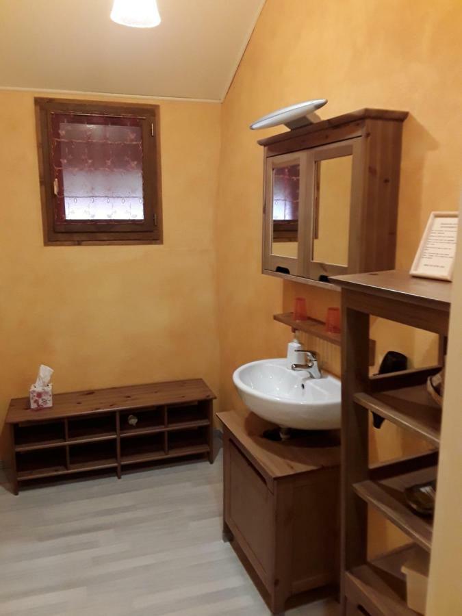 Bed and Breakfast La Parenthese Saint-Genix-sur-Guiers Exterior foto