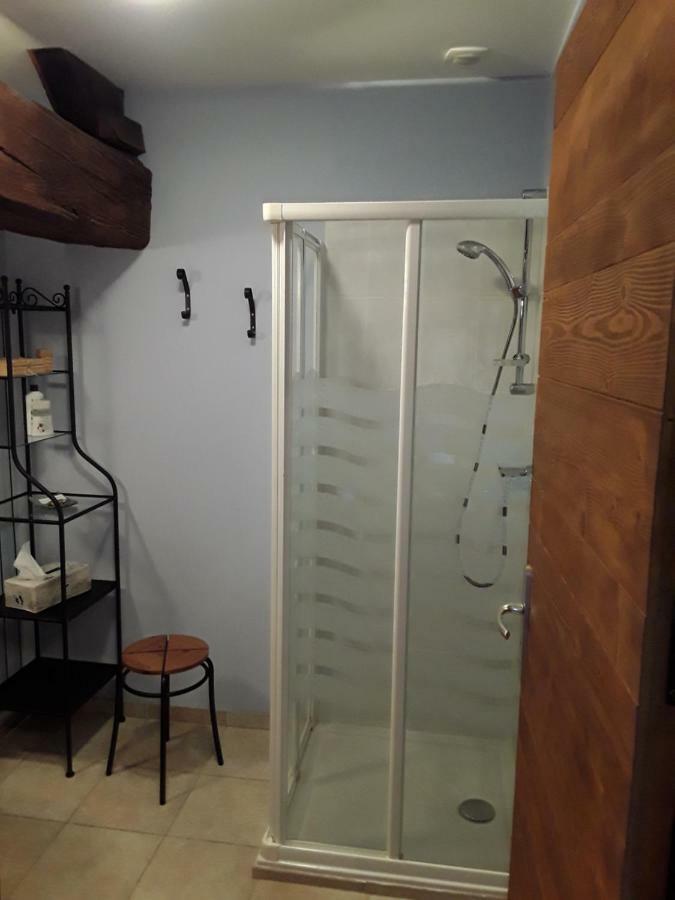 Bed and Breakfast La Parenthese Saint-Genix-sur-Guiers Exterior foto