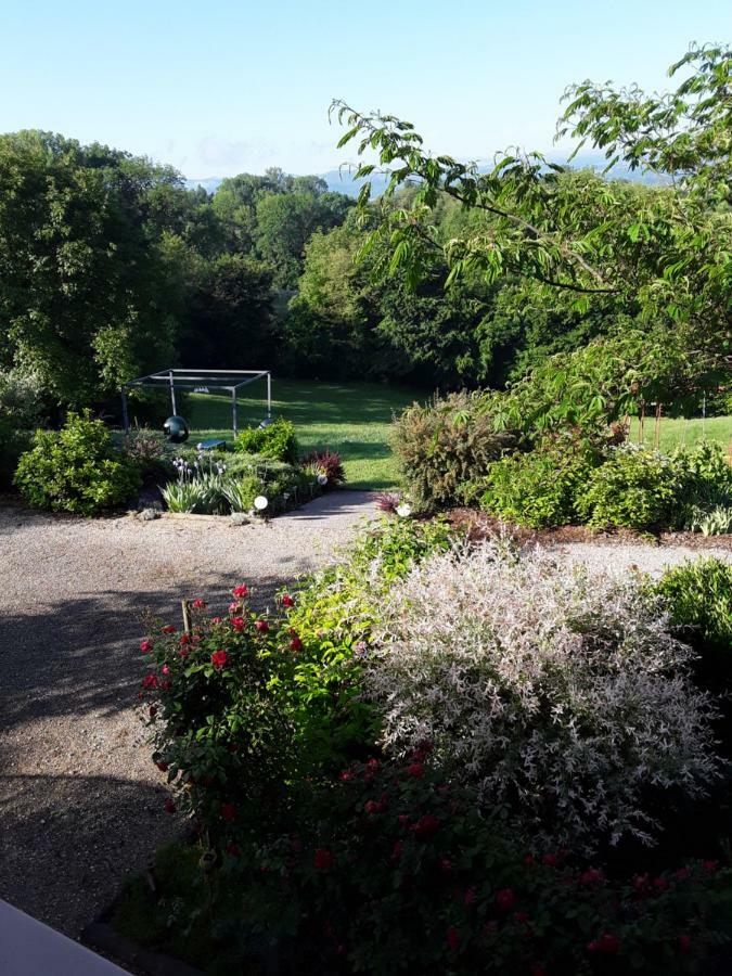 Bed and Breakfast La Parenthese Saint-Genix-sur-Guiers Exterior foto