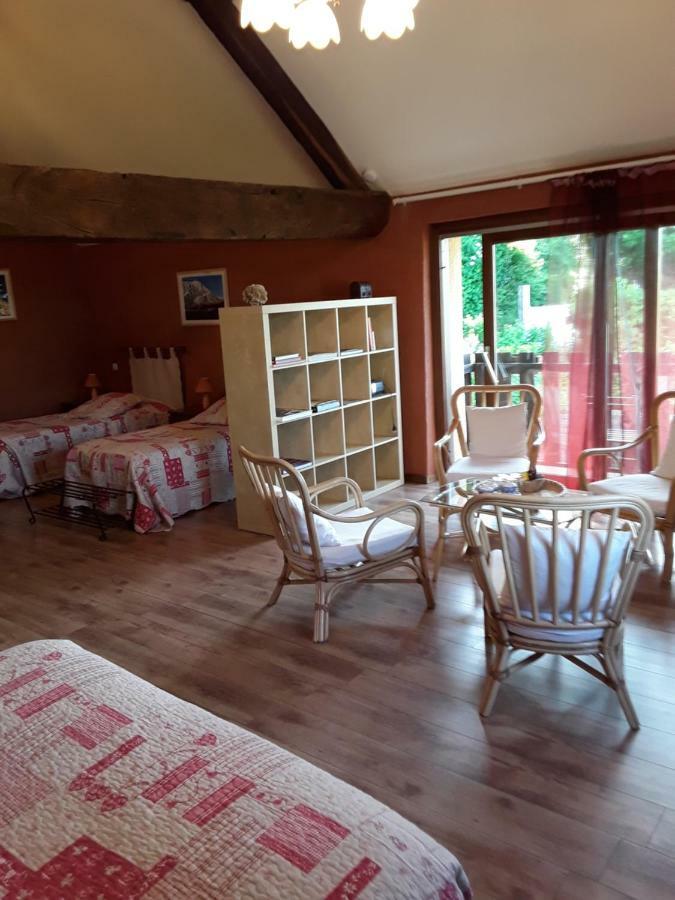 Bed and Breakfast La Parenthese Saint-Genix-sur-Guiers Exterior foto